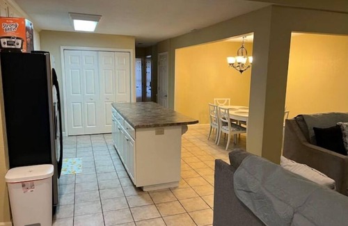 Valdosta Apartment | Clean & Comfy 3 BR 2 Bath Townhouse W/Amenities