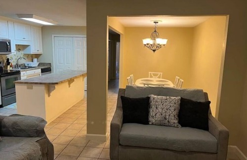 Valdosta Apartment | Clean & Comfy 3 BR 2 Bath Townhouse W/Amenities