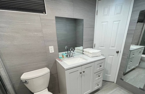 Hempstead House | Clean & Confidential Suite with Private Entrance
