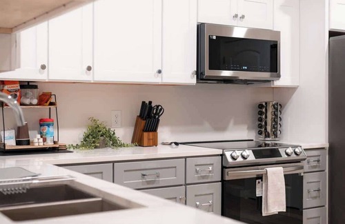 Downtown Apartment | Clean + convenient in dntown LEX