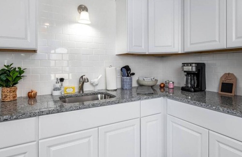 Biddeford Apartment | CLEAN & COZY 2 BEDROOM | CLOSE TO LOCAL BEACHES