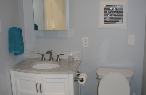Freeport Apartment | Clean, cozy apartment, 5-minute walk to downtown Freeport.