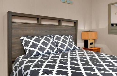 Southern Coast Apartment | Clean & Cozy Apartment Near Downtown Saco