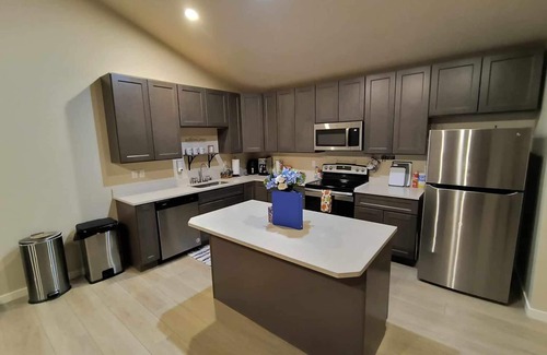 Country Homes House | Clean Cozy Family Home near Whitworth University, park,shopping and Mt Spokane