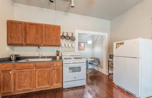 Tobin Hill Apartment | ✨Clean & Cute by the Pearl 2 blks to food & fun!