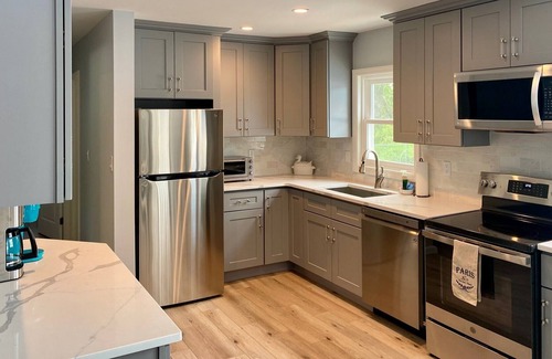 East Marion House | CLEAN HOUSE WITH POOL AND WALK TO PRIVATE BEACH