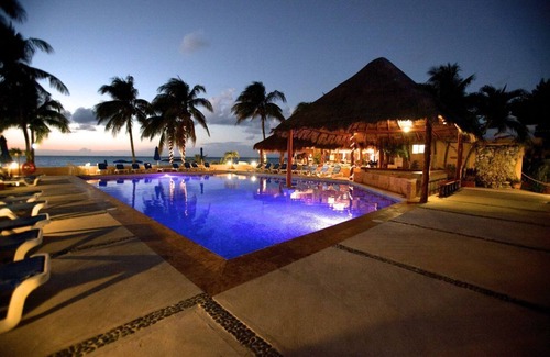 Centro - Supmza 001 Condo | Clean, Immaculate Beachfront 2nd Floor Condo #17 at Nautibeach
