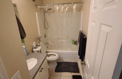 Huntersville House | CLEAN/NEAR Interstate get to Charlotte or Lake Norman within 15 mins.n