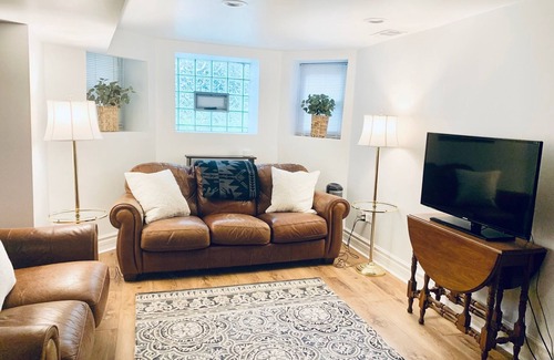 Logan Square House | Clean, Private, Cozy Urban Oasis Chicago Greystone In Heart of Logan Square