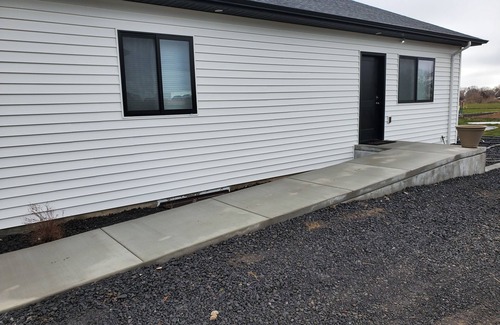 Jerome Apartment | Clean, private entrance, easy check-in and out(door code).2.3 miles from Walmart