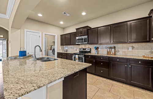 Cave Springs House | Clean Private House - 3 Miles From Pinnacle Hills, 5 Miles From XNA