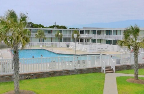 Atlantic Beach Condo | Clean Quaint Bogue Shores Unit