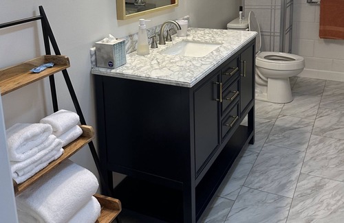 Wade Hampton Apartment | Clean, relaxing, cozy studio near the heart of Greenville, SC.