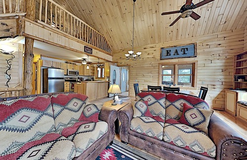 Hayward Cabin | Clean & Spacious On 3,000 Acre Crystal Clear Grindstone Lake