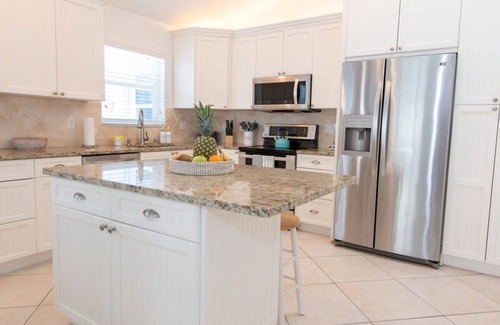 Fort Pierce Shores House | Clean Spacious Waterfront 2bd 2ba Sleeps 8