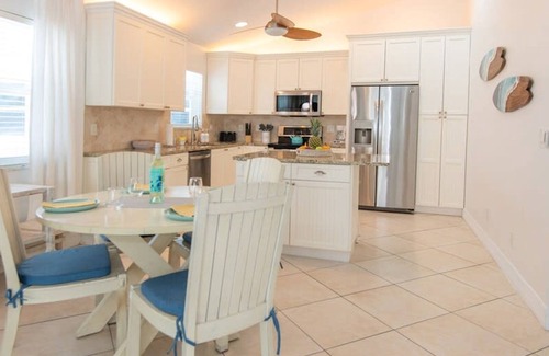 Fort Pierce Shores House | Clean Spacious Waterfront 2bd 2ba Sleeps 8
