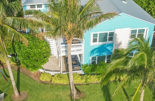 Fort Pierce Shores House | Clean Spacious Waterfront 2bd 2ba Sleeps 8