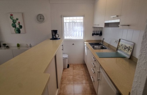 Empuriabrava Apartment | Clean, well-kept apartment on the beach, wifi, air conditioning. Ground floor, up to 4 persons