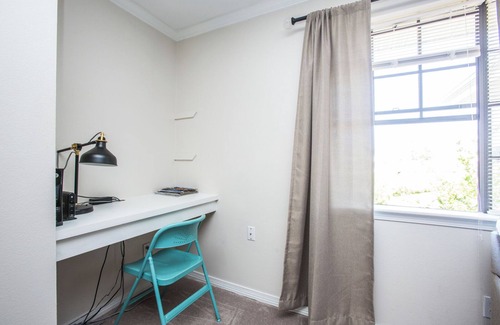 Bucktown Apartment | Clean, Well Kept Apartment