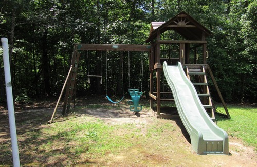 Ozone Cabin | Clear View Retreat: Family Cabin #3