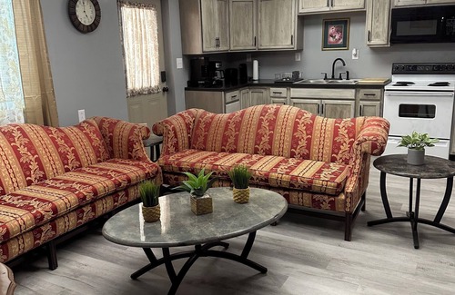 Newcomb Apartment | CLEARFORK CREEK LODGING & RV CAMPGROUND#4