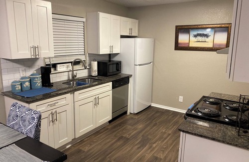 Clearwater Apartment | Clearwater Hideaway - Townhouse apartment conveniently located