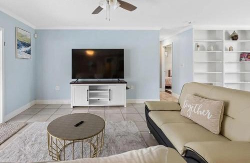 Greenbrook Estates Villa | Clearwater House 3BR Great for Family Vacations