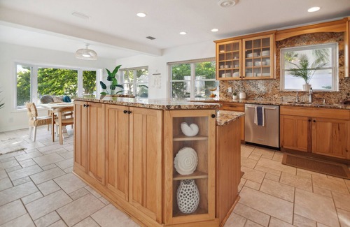 Clearwater House | Clearwater Sunrise Waterfront House w Heated Pool