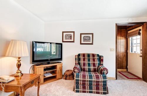 Eagle River Apartment | Cleerwood Village #269