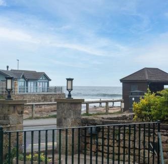 Sandsend House | Clematis Cottage