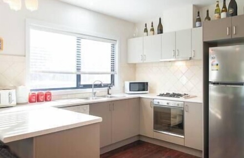 Halls Gap Apartment | Clematis Hideaway