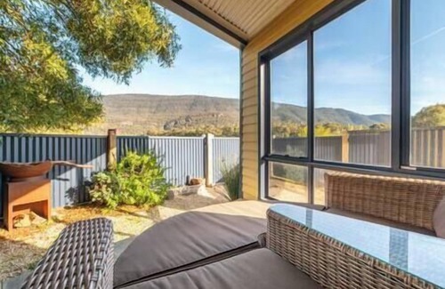 Halls Gap Apartment | Clematis Hideaway