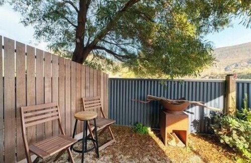 Halls Gap Apartment | Clematis Hideaway