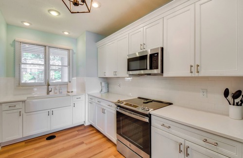 Salem Condo | Clemson Game Retreat: Lakefront Keowee Key Condo