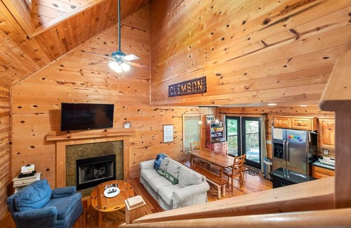 Seneca Apartment | Clemson Lake Cabin