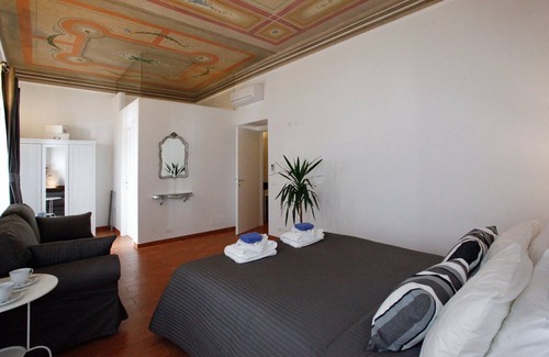 Monti House | Clemy In Rome