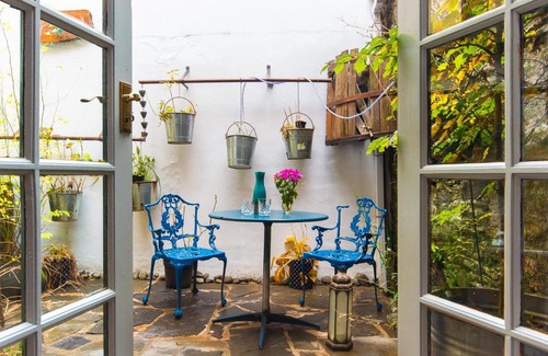 Kenmare Apartment | Cleo Gallery Apartments