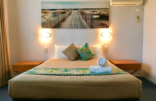 Cleveland Hotel | Cleveland Bay Air Motel