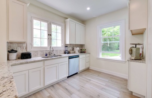 Cleveland House | Cleveland Heights Retreat: Close to Everything!