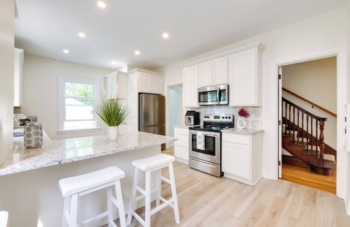 Cleveland House | Cleveland Heights Retreat: Close to Everything!