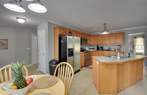 Cleveland House | Cleveland Retreat w/Deck: 2 Mi to Winery!