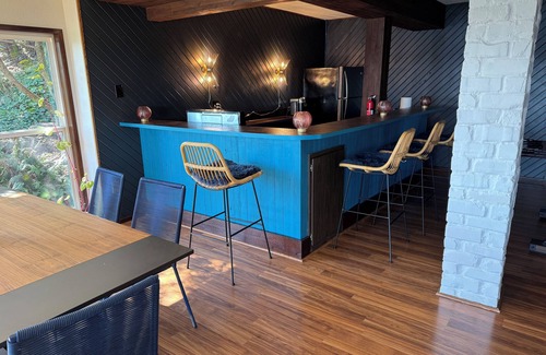 Bremerton House | Cliff house with 5 king bedrooms, Sauna, and 2 Hot Tubs!