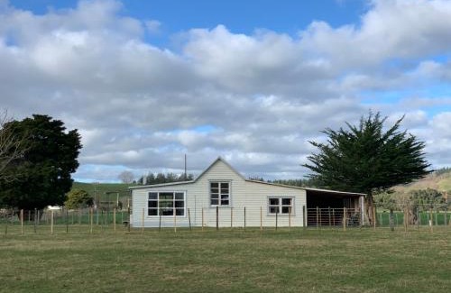 Ohingaiti House | Cliff Top Cottage