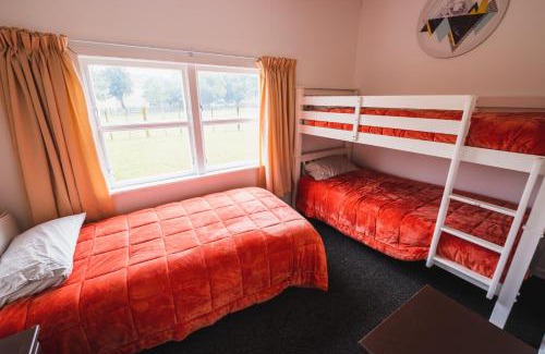 Ohingaiti House | Cliff Top Cottage
