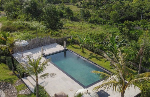 Pecatu Villa | Cliff view 6 Bedroom villa w/private pool and living room next to Padang Beach