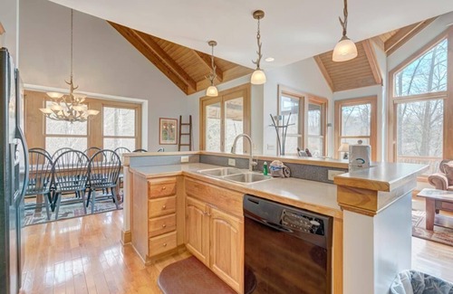 Foscoe House | Cliffsider - Mountain House, Gated Resort, Indoor/Outdoor Pools and Hot Tub, Fitness Area, Fishin.