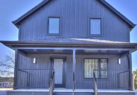Niagara Falls House | Clifton Escape Home