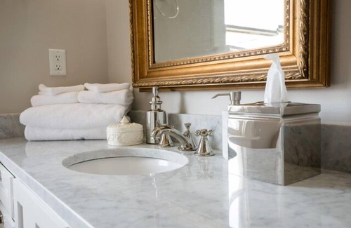 Natchez House | Clifton House - Big River South | Mississippi River Views | Queen Suite