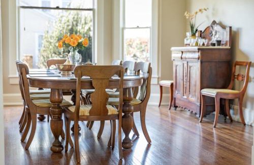Natchez House | Clifton House - Panorama - Queen Suite, Sleeps 4, River Views