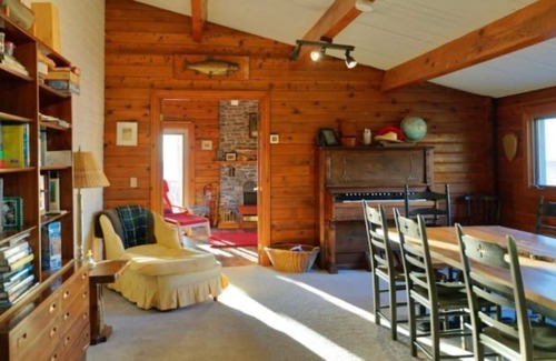 Waupoos House | Clifton House - Waterfront Family home in PEC